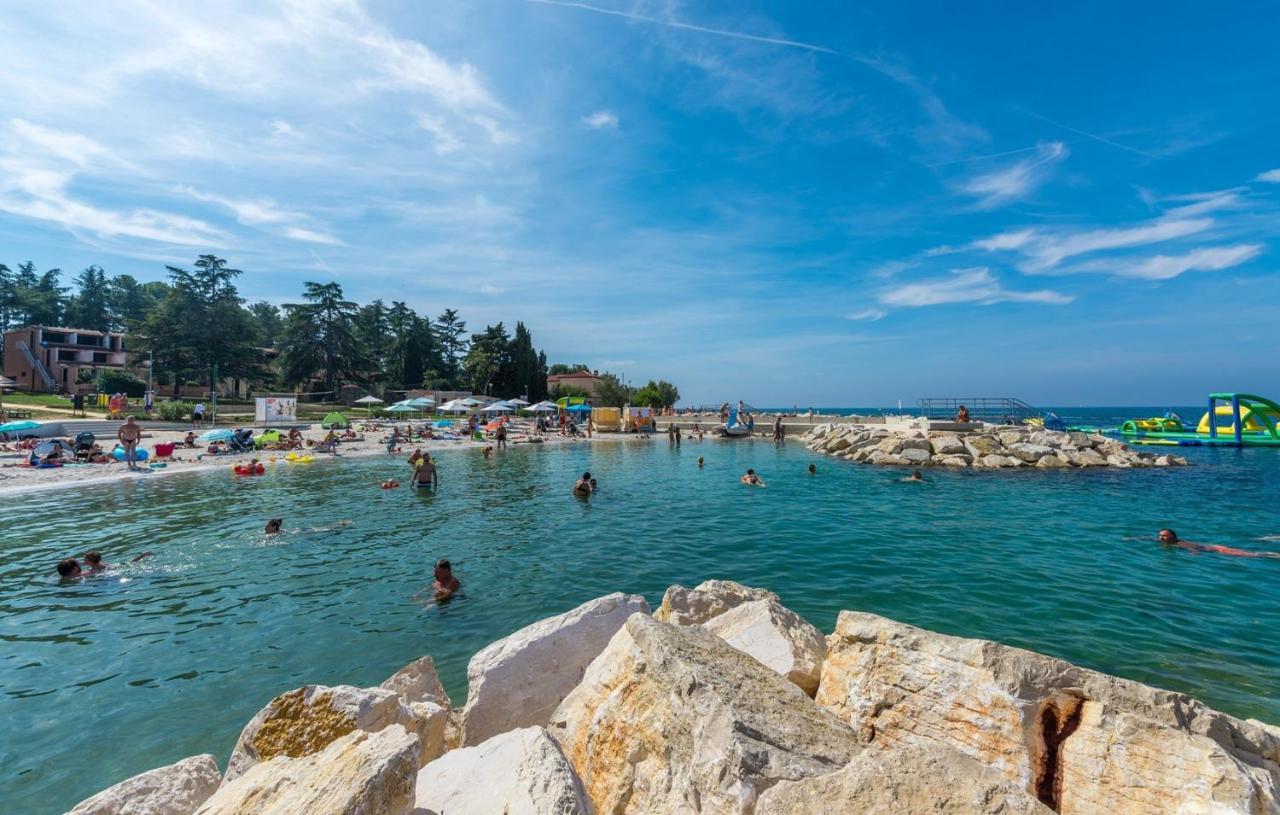 Apartment Complex Iris Πόρετς Εξωτερικό φωτογραφία