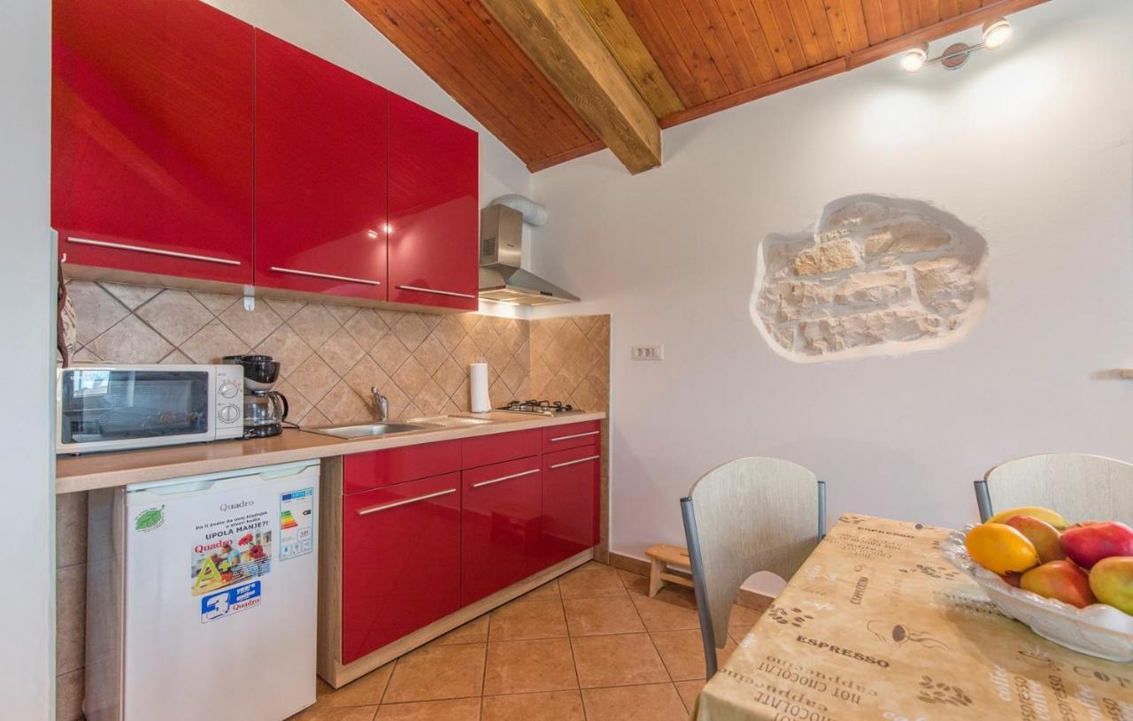 Apartment Complex Iris Πόρετς Εξωτερικό φωτογραφία
