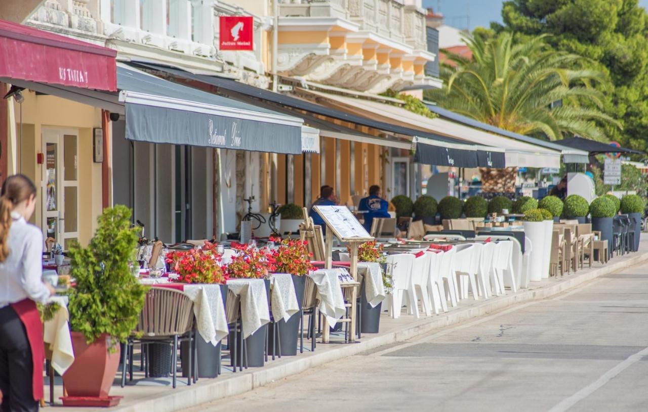 Apartment Complex Iris Πόρετς Εξωτερικό φωτογραφία