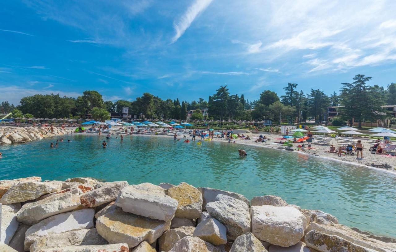 Apartment Complex Iris Πόρετς Εξωτερικό φωτογραφία
