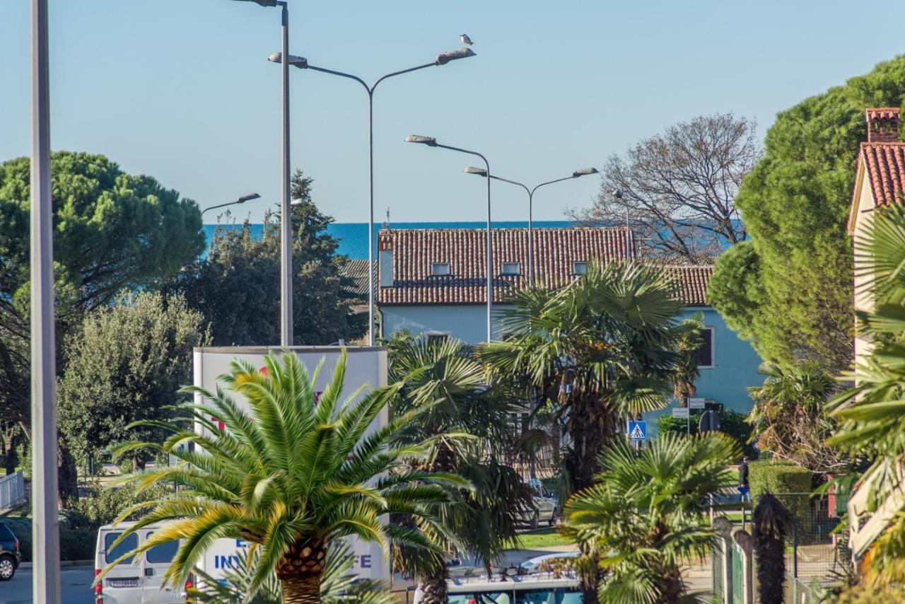 Apartment Complex Iris Πόρετς Εξωτερικό φωτογραφία